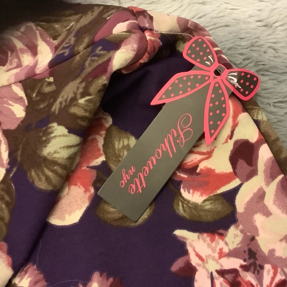 Pencil skirt- new - Picture 3 of 3